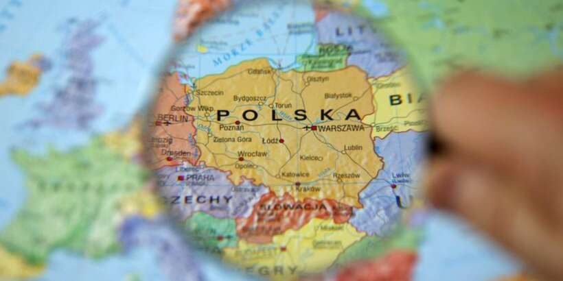 Powiêkszenie Polski na tle mapy Europy