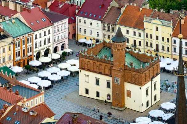 przez wieki po tarnowie
